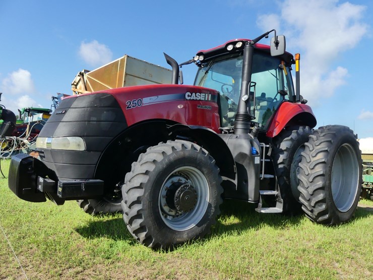 2019-case-ih-magnum-250-image-2