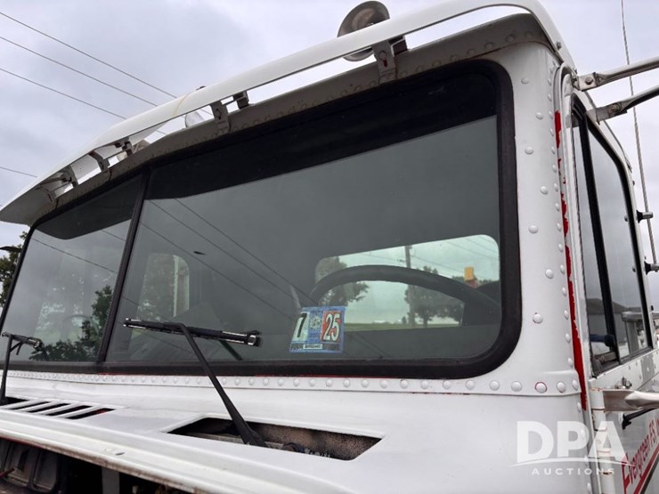 2000-freightliner-truck-(gp11021,-unit-398)-image-61