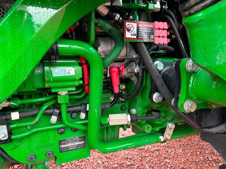 2022-john-deere-3046r-image-42