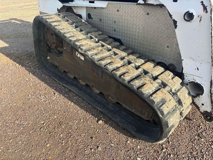 2008-bobcat-t320-image-23