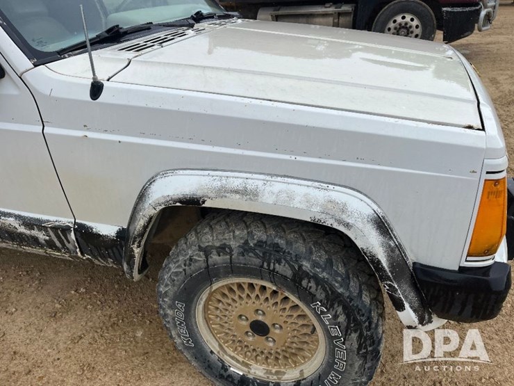 1990-jeep-cherokee-limited-image-29