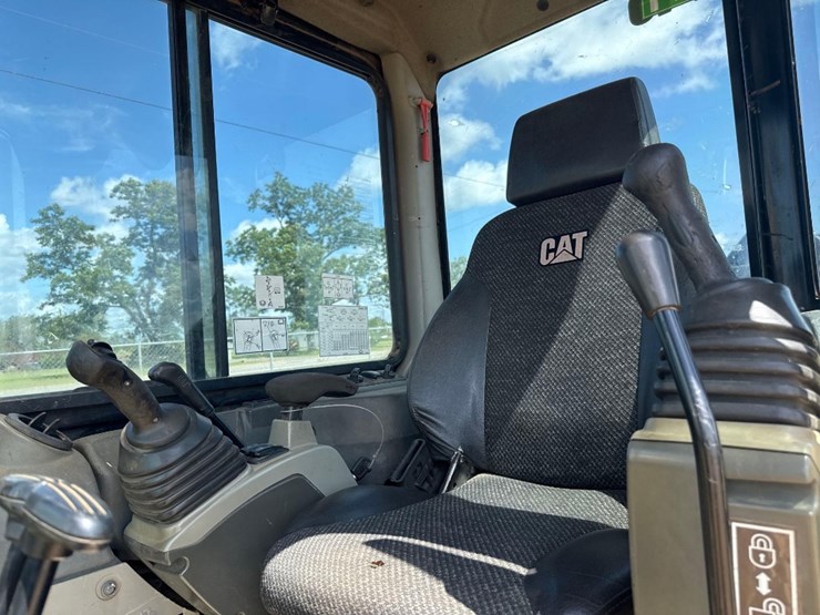 2015-caterpillar-305e2-cr-image-29