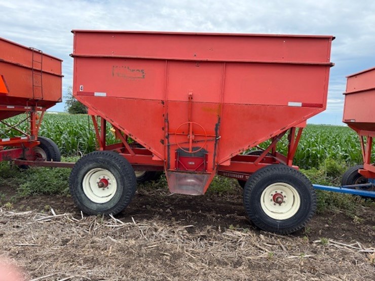 killbros-385bu-gravity-flow-wagon--on-10-ton-westendorf-gear-image-1