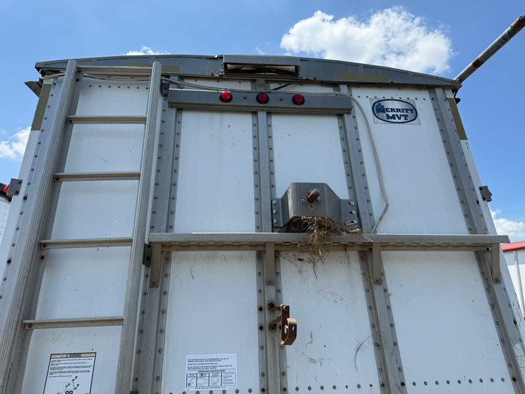 2011-merritt-42'-x-96"-image-10
