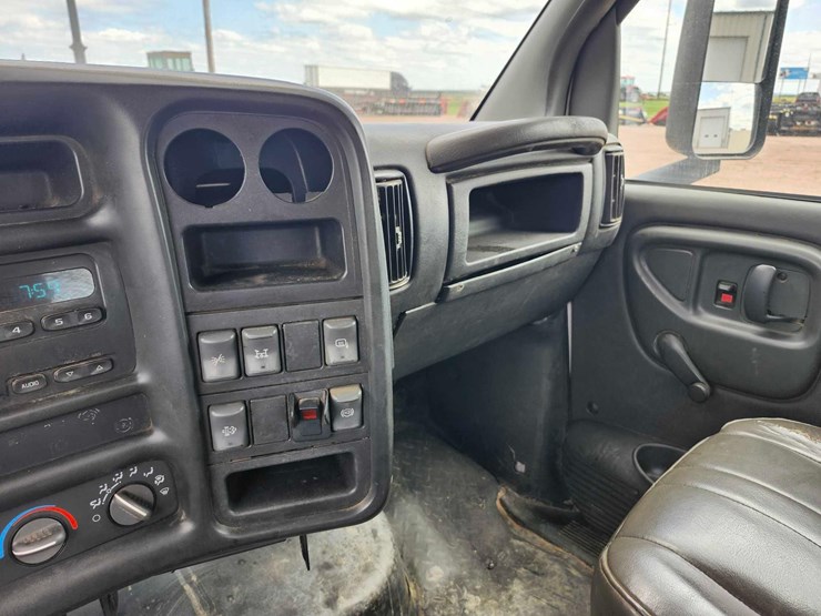 2007-chevrolet-c4500-chassis-image-12