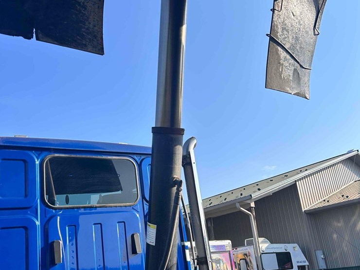 2021-western-star-4700sf-image-18