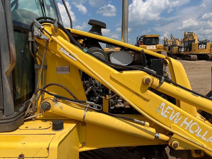 new-holland-lb75b-image-16