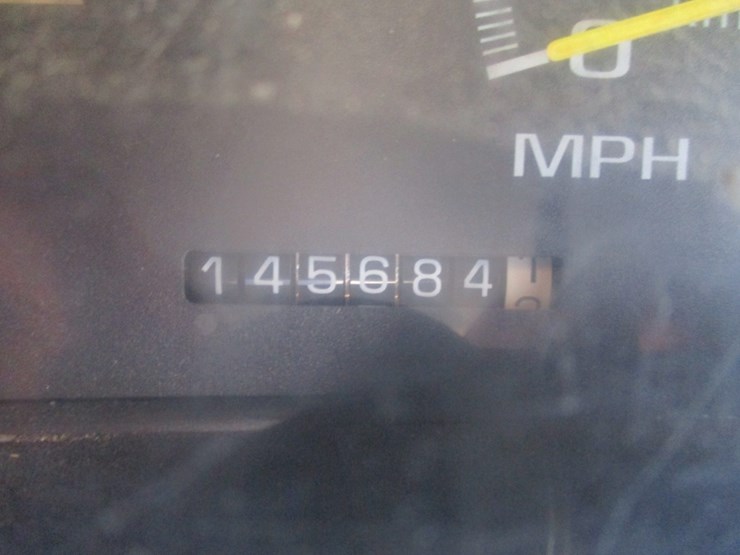 2002-chevrolet-3500hd-image-18
