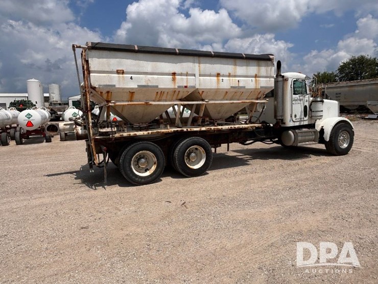 2000-peterbilt-357-image-5
