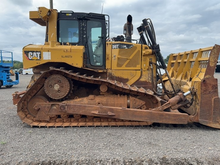 caterpillar-d6t-xw-image-4