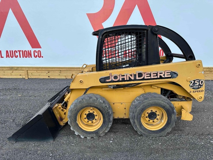 deere-250-image-1