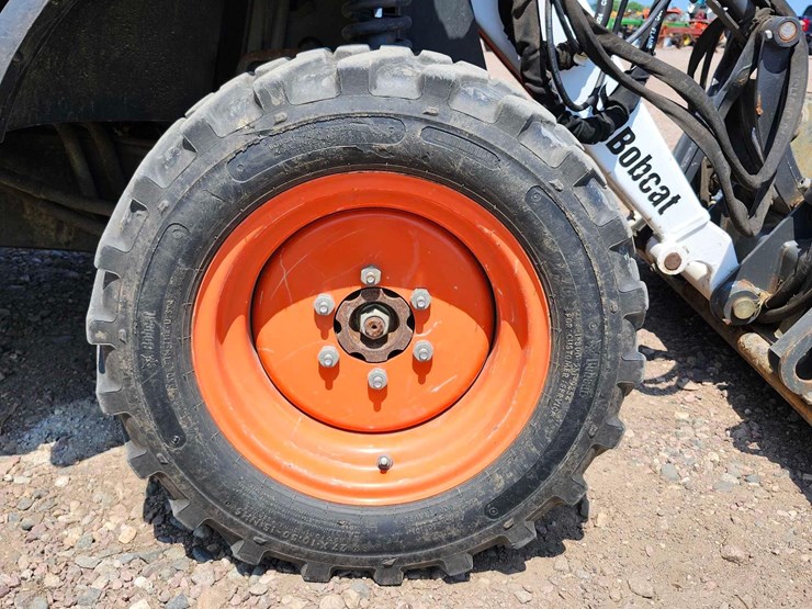 2016-bobcat-toolcat-5600-image-21