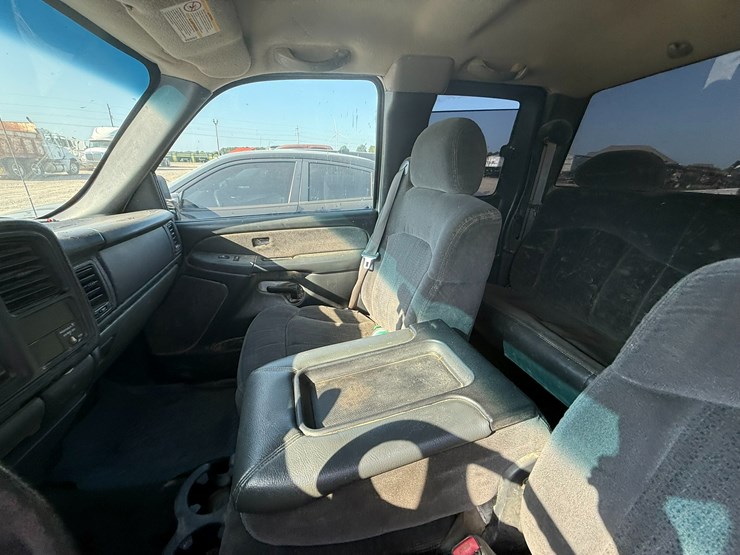 2002-chevrolet-1500-image-46