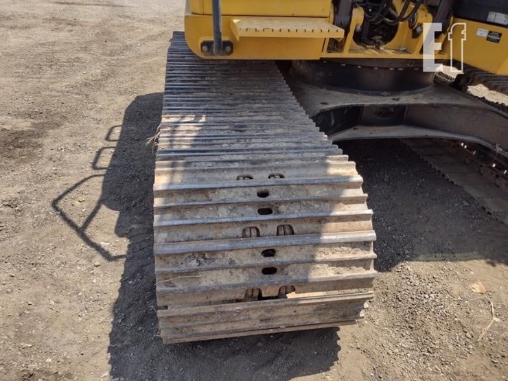 2019-deere-130g-image-30