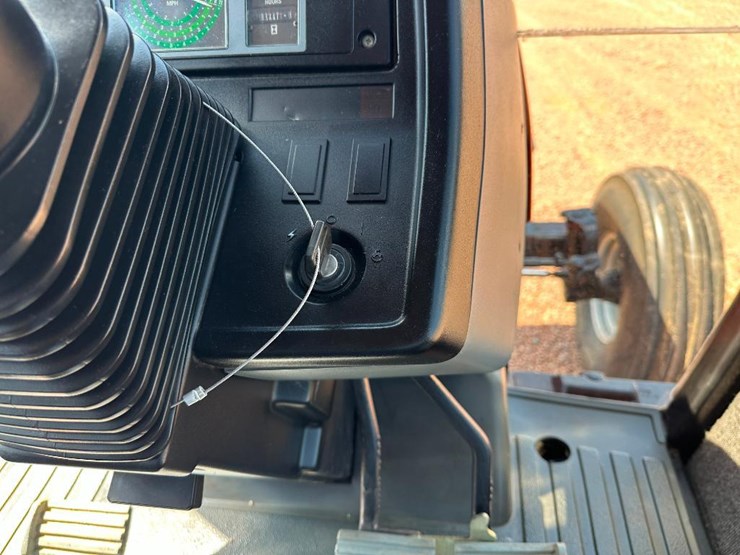 1990-case-ih-5140-image-49