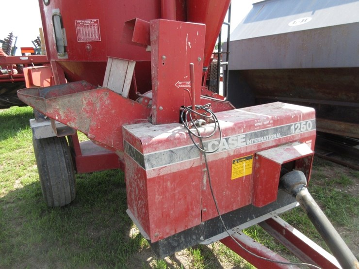 case-ih-1250-image-2