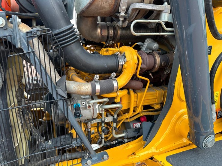 2018-deere-310sl-image-49