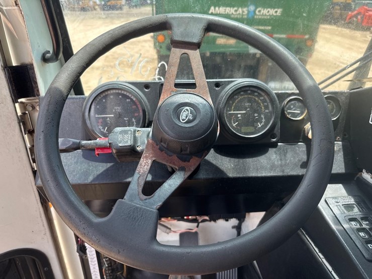 2015-mack-leu633-image-23
