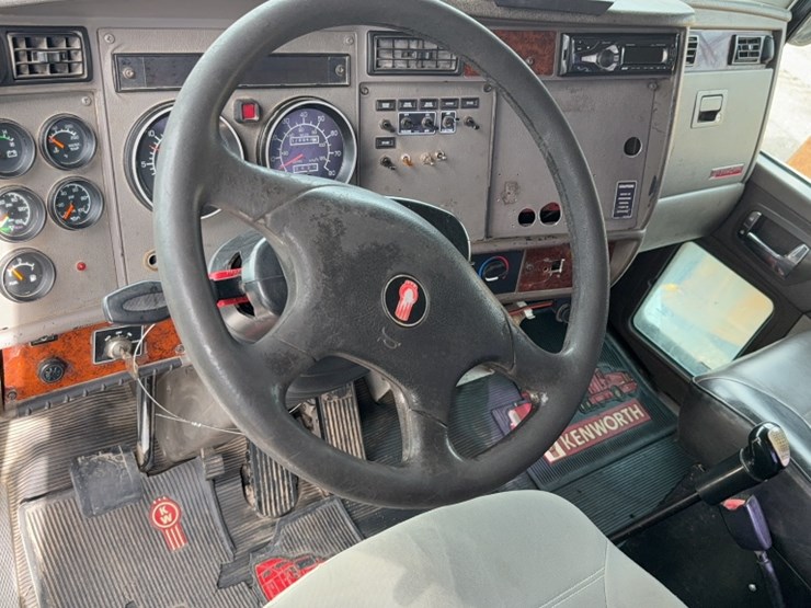 2007-kenworth-t300-image-27