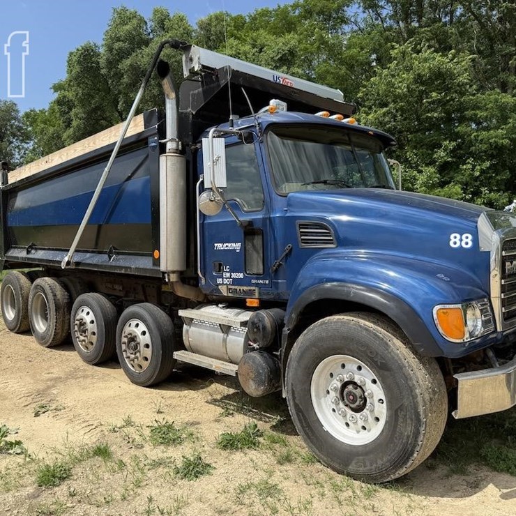 2004 MACK GRANITE 4696