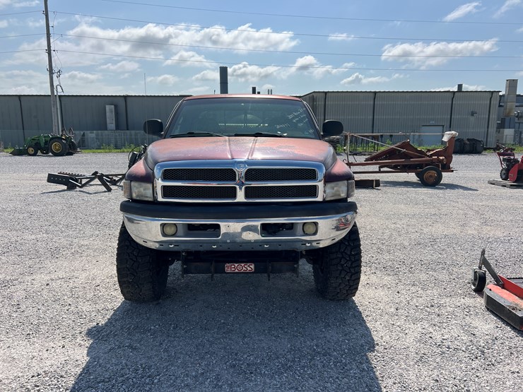 2001-dodge-ram-2500-image-2