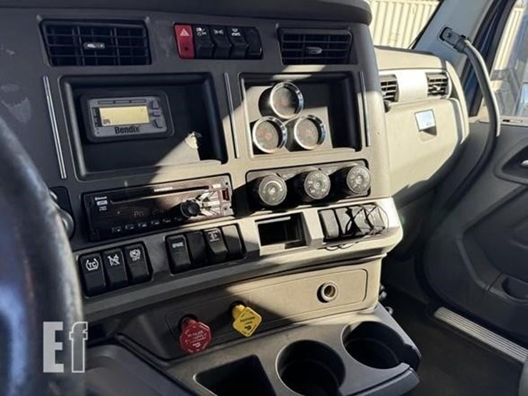2018-kenworth-t680-image-17