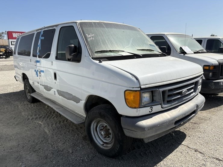 2006-ford-e350-image-4