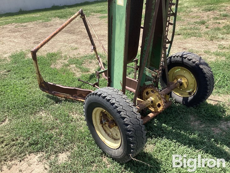 john-deere-00990hc-ground-driven-bale-loader-image-18