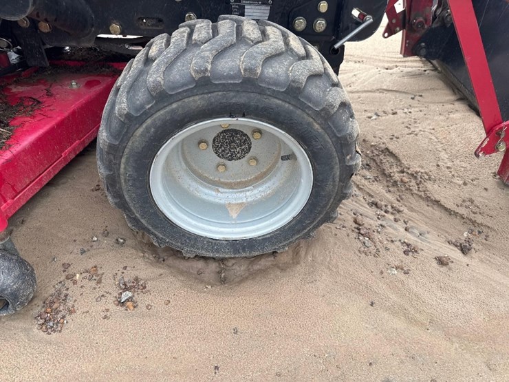 mahindra-emax-25-image-11