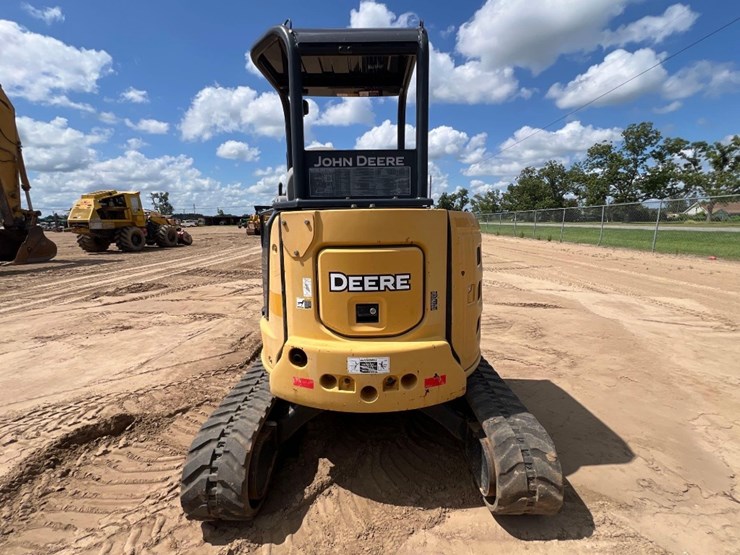 2015-deere-35g-image-3