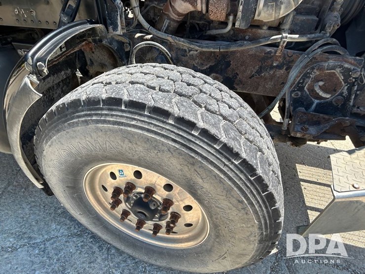 1998-peterbilt-378-image-31
