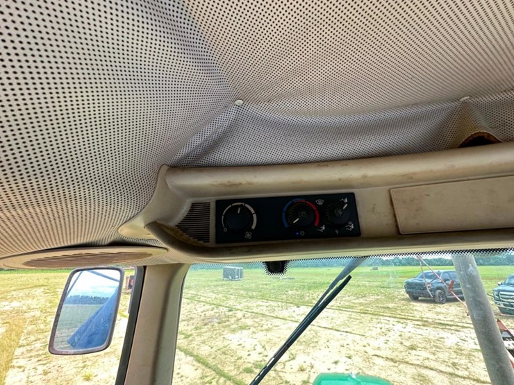 2010-john-deere-6230-premium-image-32