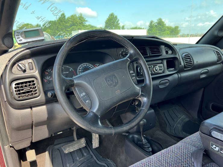 2001-dodge-ram-2500-image-8