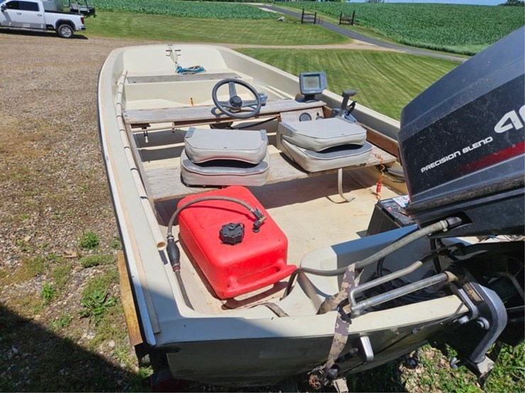 #2548-•-boston-whaler-boat-image-14