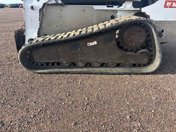 2008-bobcat-t320-image-26