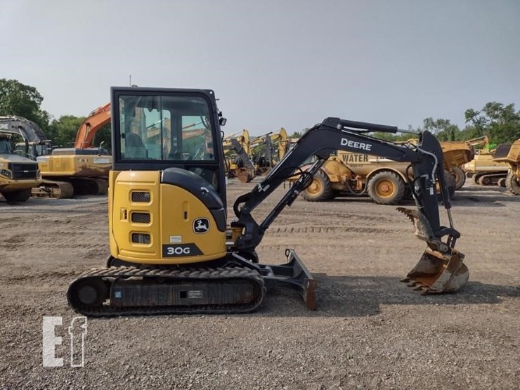 2022-deere-30g-image-3