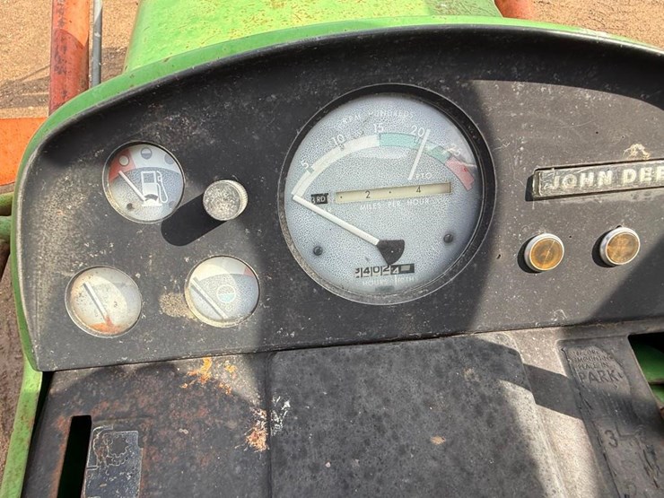 john-deere-3020-image-18
