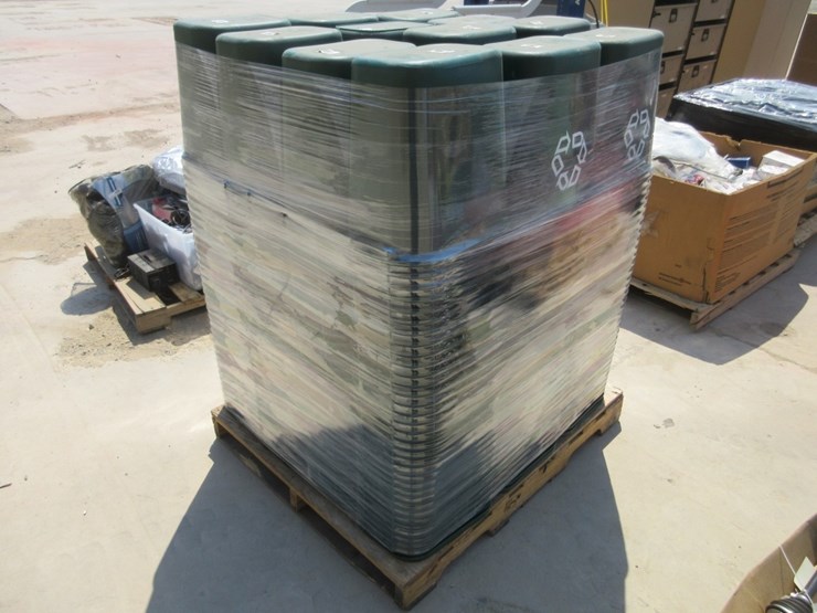 lot-of-rubbermaid-plastic-compostable-trash-bins,-image-3