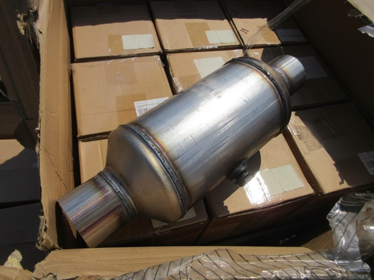 (2)-pallets-of-misc-automotive-parts,-image-6