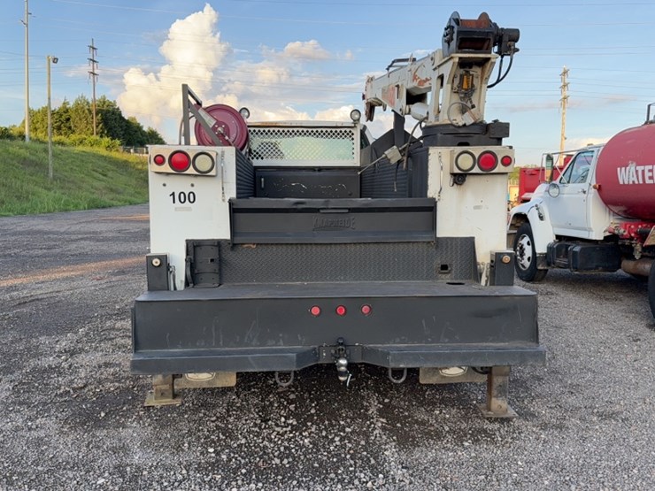 2005-ford-f750-image-12