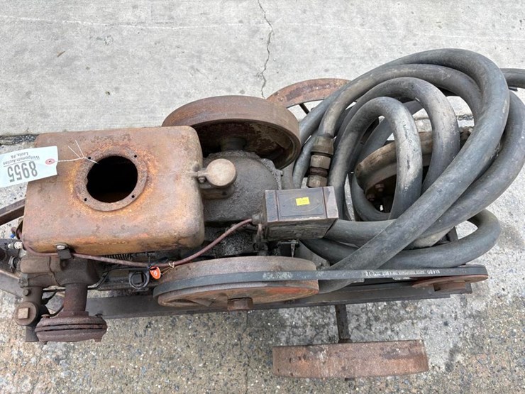 cushman--1-1/2-hp-w/pump-image-11