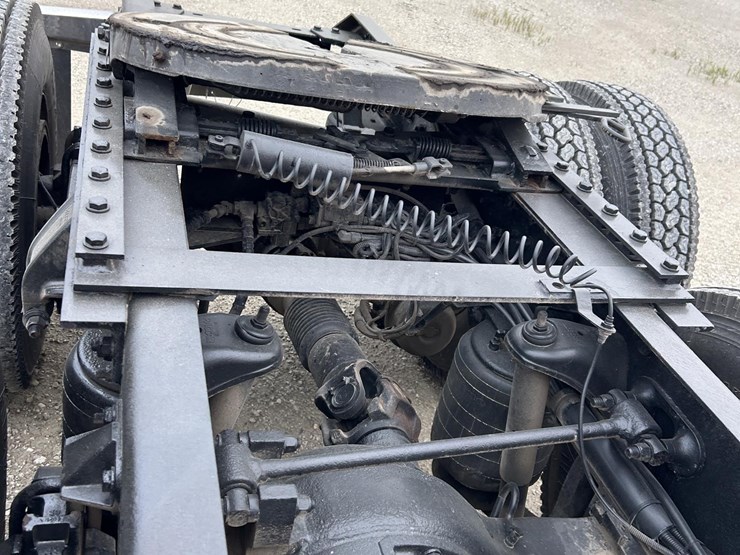 2014-kenworth-t600-image-34