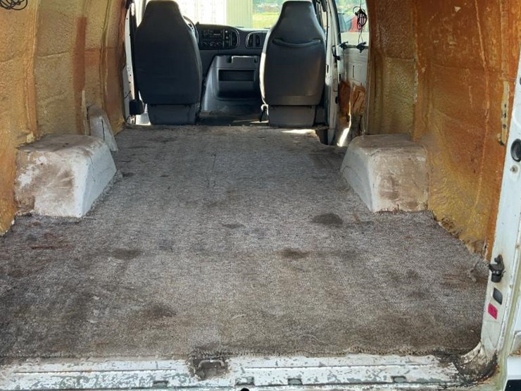 2000-dodge-ram-van-image-31