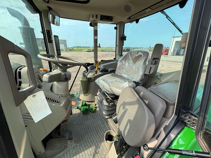 2023-john-deere-6155m-image-13