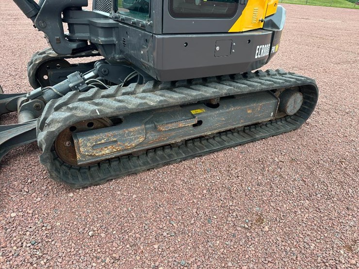 2020-volvo-ecr88d-image-7