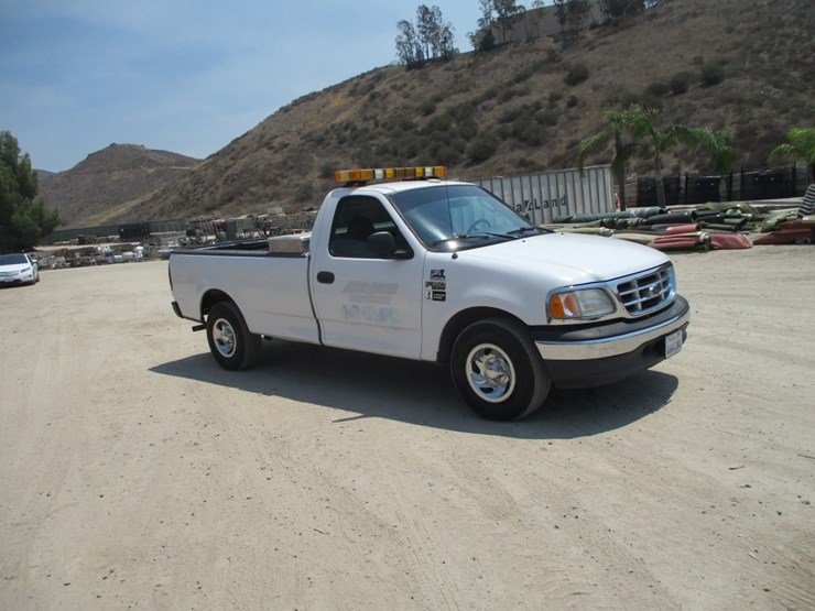 2003-ford-f150-xl-image-2