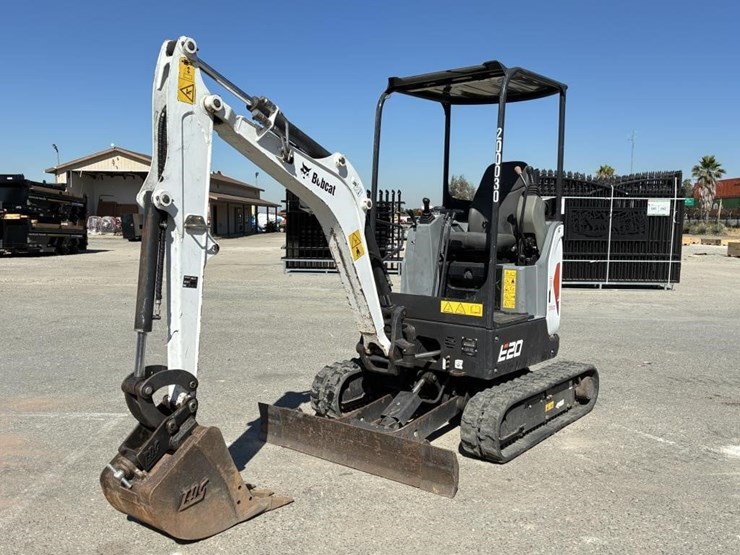2020-bobcat-e20-image-1