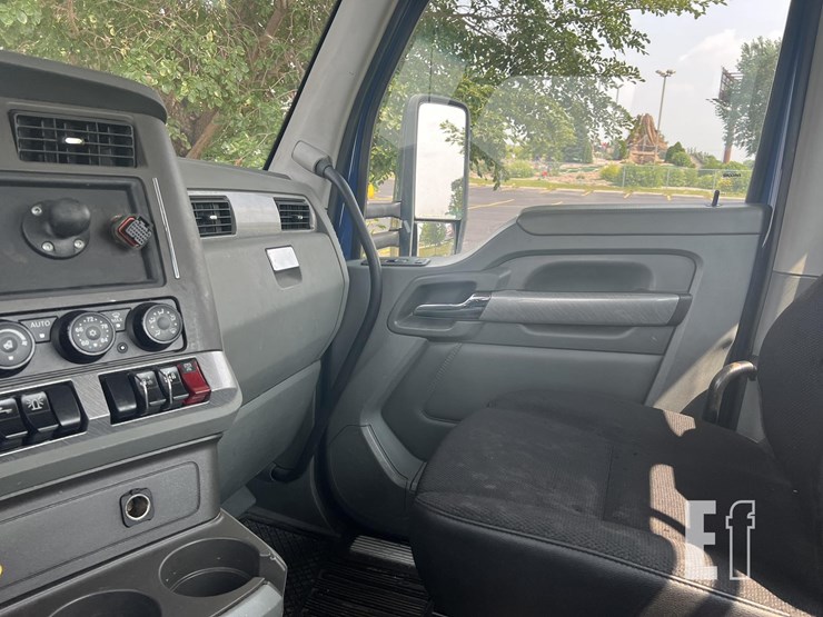 2019-kenworth-t680-image-22