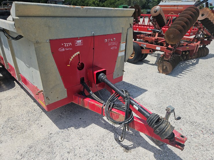 massey-ferguson-3743-image-2