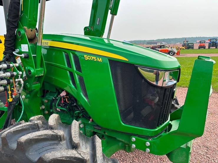 2018-john-deere-5075m-image-37